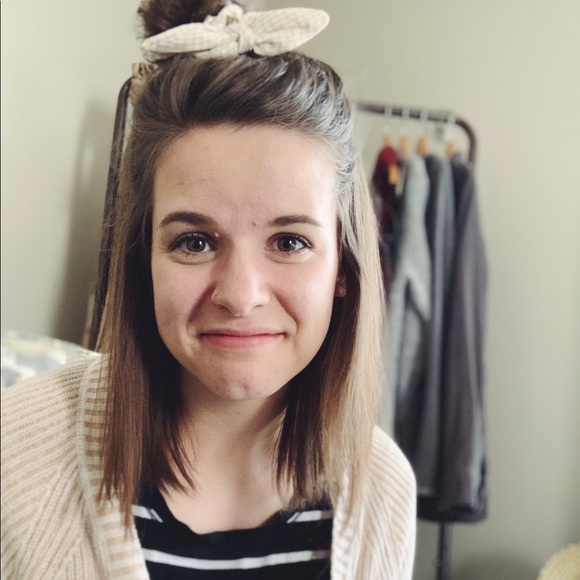 Meet your Posher, Alexandra - Picture 1 of 1